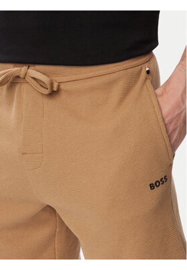 BOSS Szorty sportowe Waffle 50535884 Beżowy Regular Fit. Kolor: beżowy. Materiał: bawełna. Styl: sportowy