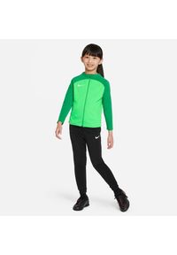 Dres treningowy chłopięcy Nike Academy. Kolor: czarny, zielony, czerwony, wielokolorowy. Materiał: dresówka. Sport: piłka nożna