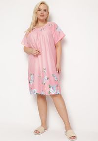 Born2be - Różowa Koszula Nocna w Kwiatowy Wzór z Krótkim Rękawem Seliaane. Kolekcja: plus size. Kolor: różowy. Długość: krótkie. Wzór: kwiaty #6