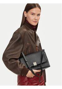 Calvin Klein Torebka Ck Plaque Medium Shoulder Bag K60K612783 Czarny. Kolor: czarny. Materiał: skórzane