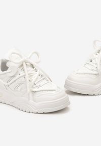 Born2be - Białe Sneakersy na Grubej Podeszwie z Kolorowymi i Metalicznymi Wstawkami Ecastia. Kolor: biały. Wzór: kolorowy