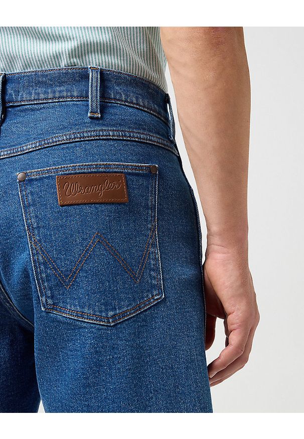 Wrangler - WRANGLER FRONTIER SHORT MĘSKIE SZORTY KRÓTKIE SPODENKI JEANSOWE ROCK BED 112350819 W16W017982. Materiał: jeans. Długość: krótkie. Styl: rockowy