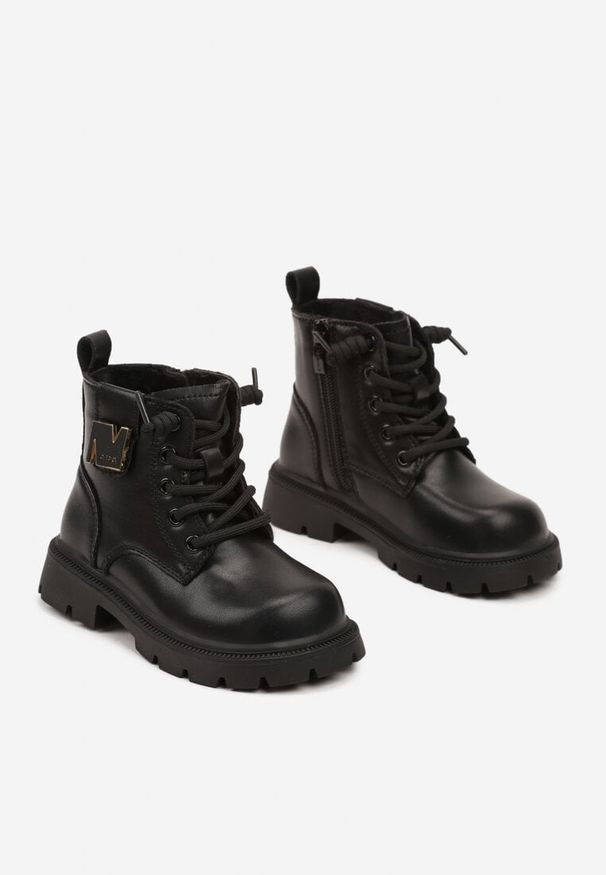 Born2be - Czarne Płaskie Sznurowane Botki z Metaliczną Aplikacją Vensoris. Okazja: na uczelnię. Zapięcie: sznurówki. Kolor: czarny. Materiał: jeans. Wzór: aplikacja. Styl: elegancki, klasyczny