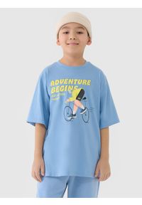 4f - 4F T-shirt oversize z nadrukiem chłopięcy - niebieski 164 (13-14 lat). Okazja: na co dzień. Kolor: niebieski. Materiał: dzianina, jersey, bawełna. Długość rękawa: krótki rękaw. Długość: krótkie. Wzór: nadruk. Sezon: lato. Styl: casual, klasyczny, sportowy #1