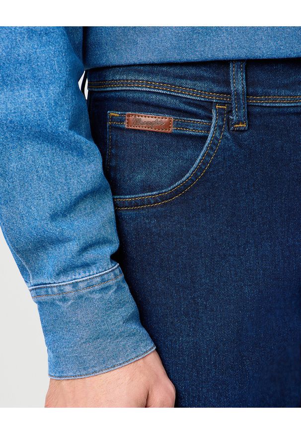 Wrangler - WRANGLER MĘSKIE SPODNIE JEANSOWE TEXAS COSMIC BLUE 112362343