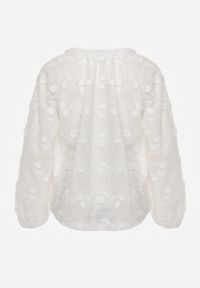 Renee - Biała Koszula Zapinana na Guziki z Haftowanej Tkaniny Glemma. Kolor: biały. Materiał: tkanina. Wzór: haft #8