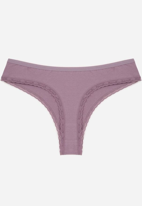 Born2be - Fioletowe Majtki z Bawełną Typu Stringi Ozdobione Koronką Cirilise. Kolor: fioletowy. Materiał: bawełna, koronka. Wzór: aplikacja, koronka