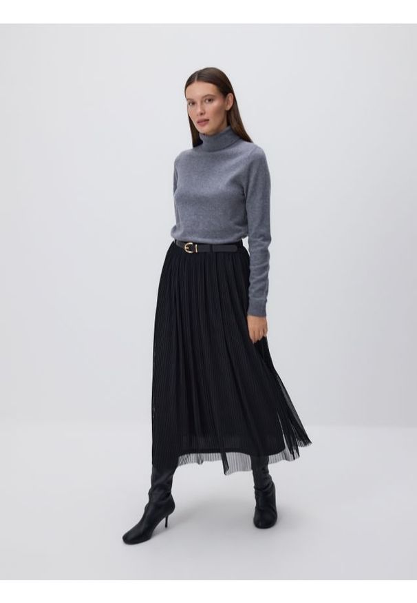 Reserved - Plisowana spódnica z paskiem - czarny. Kolor: czarny. Materiał: dzianina