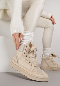 Born2be - Beżowe Sneakersy z Ozdobnymi Sznurówkami Eveslia. Okazja: na co dzień. Zapięcie: sznurówki. Kolor: beżowy. Materiał: jeans