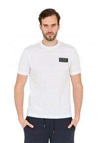 EA7 Emporio Armani - EA7 Biały męski t-shirt z naszywką z logo, Rozmiar S. Kolor: biały. Wzór: aplikacja