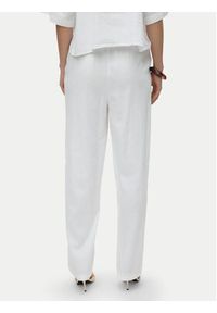 Vero Moda Spodnie materiałowe Linn 10305091 Biały Loose Fit. Kolor: biały. Materiał: len #4