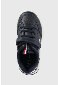 TOMMY HILFIGER - Tommy Hilfiger sneakersy dziecięce kolor granatowy. Nosek buta: okrągły. Zapięcie: rzepy. Kolor: niebieski. Szerokość cholewki: normalna #3