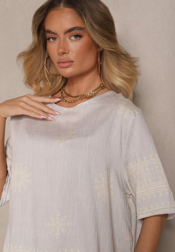 Renee - Jasnoszary Komplet Oversize z Bluzką i Luźnymi Spodniami w Stylu Boho Ronivara. Kolor: szary. Wzór: aplikacja