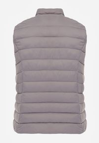 Born2be - Szara Pikowana Kamizelka Przejściowa ze Stójką Edanwen. Typ kołnierza: kołnierzyk stójkowy. Kolekcja: plus size. Kolor: szary. Materiał: jeans, nylon. Styl: klasyczny #7