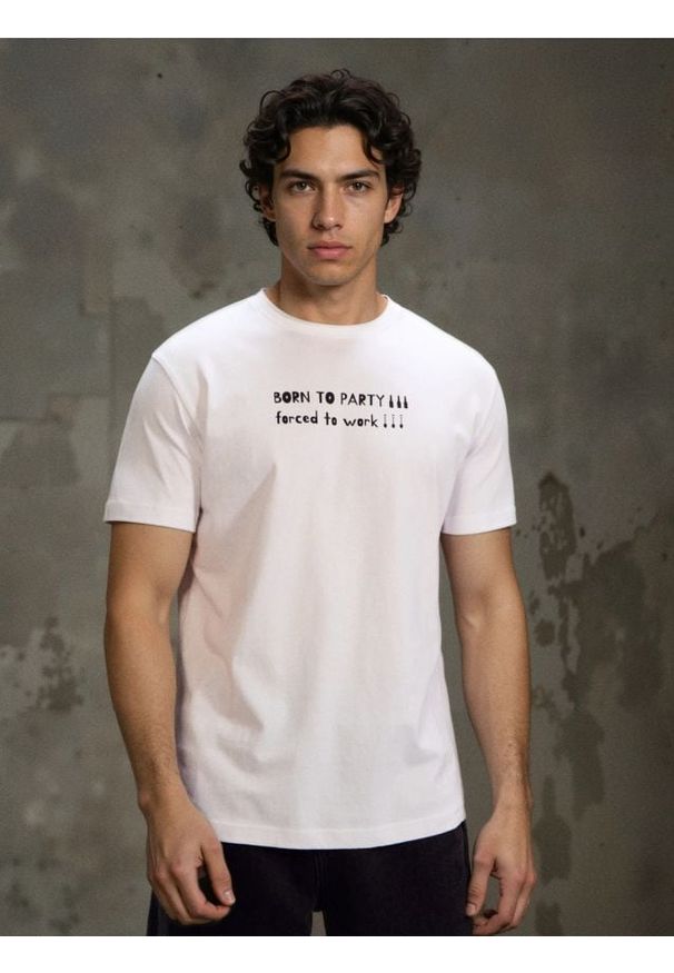 Sinsay - Bawełniana koszulka z krótkim rękawem - biały. Kolor: biały. Materiał: bawełna. Długość rękawa: krótki rękaw. Długość: krótkie