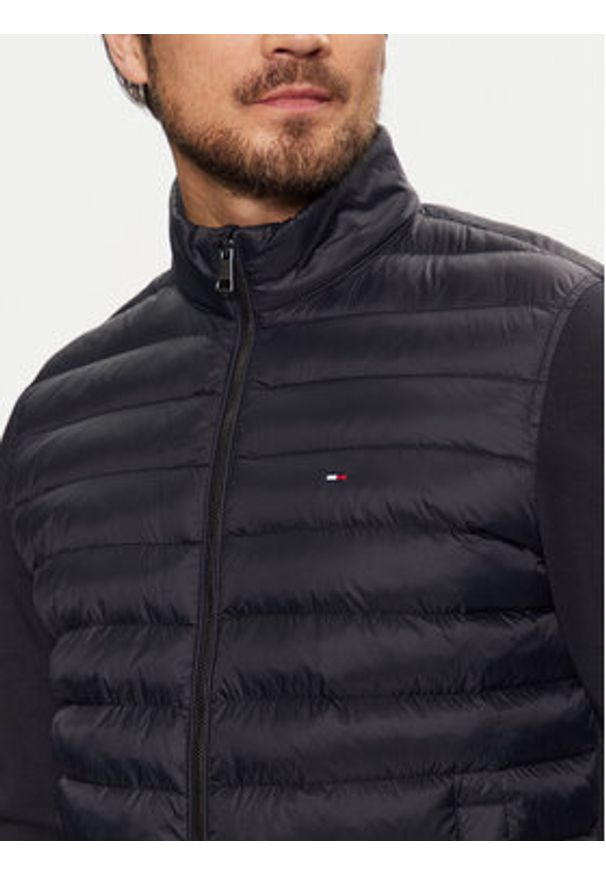 TOMMY HILFIGER - Tommy Hilfiger Kurtka przejściowa MW0MW37461 Granatowy Regular Fit. Kolor: niebieski. Materiał: syntetyk