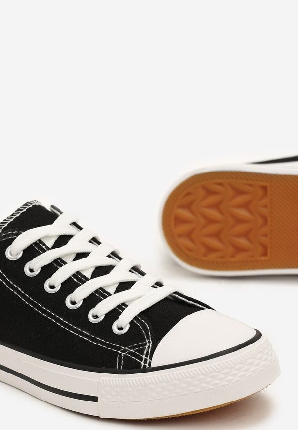 Renee - Czarno-Białe Trampki Lakelet. Okazja: na co dzień. Wysokość cholewki: przed kostkę. Kolor: czarny. Materiał: guma, jeans, materiał. Szerokość cholewki: normalna. Styl: klasyczny, casual