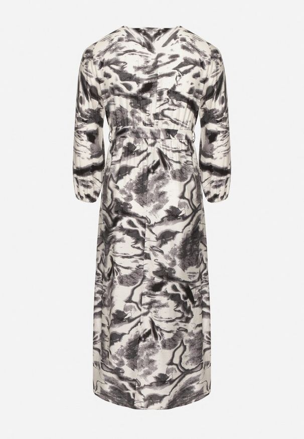 Born2be - Czarna Rozkloszowana Sukienka Kopertowa z Wiskozą w Abstrakcyjny Wzór Dleffia. Okazja: na co dzień. Typ kołnierza: dekolt w serek. Kolekcja: plus size. Kolor: czarny. Materiał: wiskoza. Typ sukienki: kopertowe. Styl: elegancki, casual