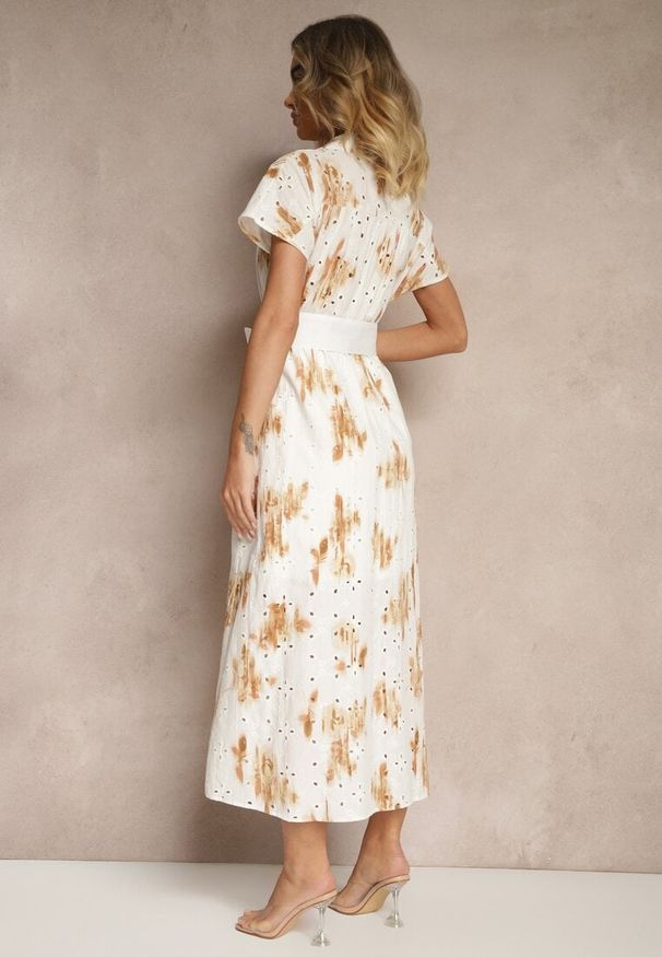 Renee - Biało-Pomarańczowa Bawełniana Sukienka z Ażurowym Zdobieniem o Koszulowym Kroju z Paskiem Velpio. Okazja: na spacer, na co dzień. Kolor: biały. Materiał: bawełna. Wzór: ażurowy, aplikacja. Typ sukienki: koszulowe. Styl: casual, elegancki