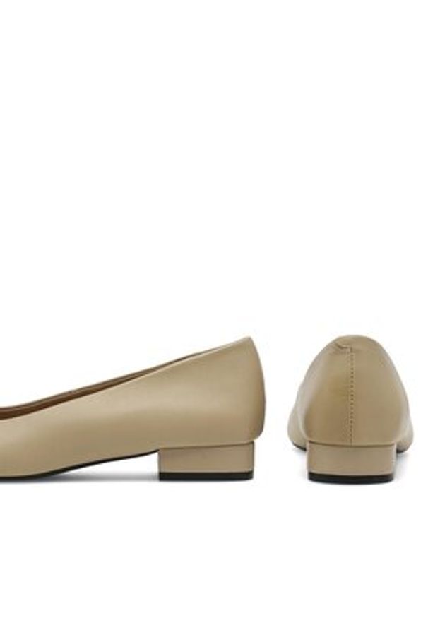 Gino Rossi Baleriny WFA2503-2Z Beżowy. Kolor: beżowy. Materiał: skóra