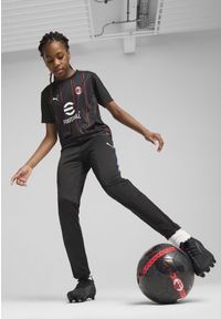 Puma - Młodzieżowa koszulka przedmeczowa AC Milan PUMA Black For All Time Red. Kolor: czerwony, wielokolorowy, czarny #2