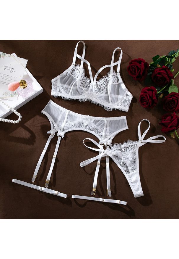 Intica - Komplet bielizny koronkowy na romantyczne wieczory Tifany. Kolor: biały. Materiał: koronka. Wzór: nadruk, koronka