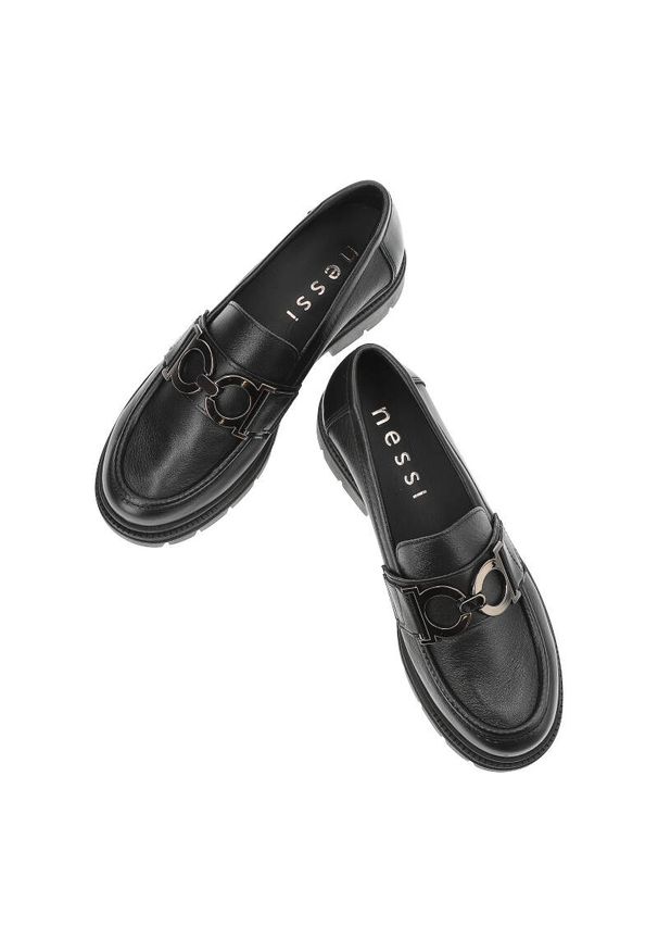 Czarne Mokasyny Nessi Skórzane Obuwie Damskie. Kolor: czarny. Materiał: skóra. Styl: klasyczny, elegancki