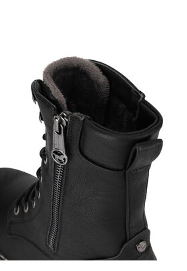 Mustang Trzewiki 1447-504 Czarny. Kolor: czarny. Materiał: materiał