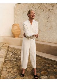 Reserved - Spodnie barrel leg - biały. Kolor: biały. Materiał: tkanina, bawełna #1
