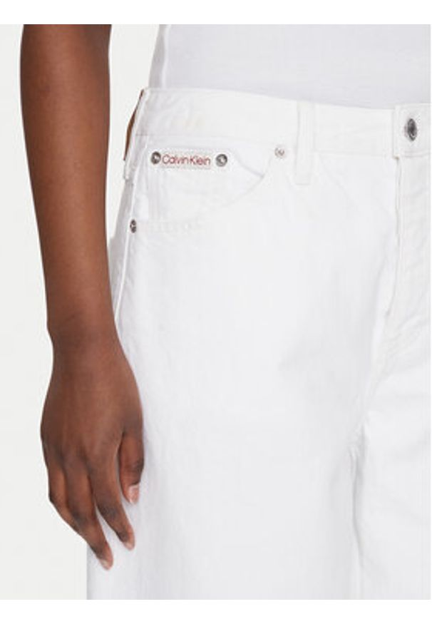 Calvin Klein Jeans Jeansy 90's J20J225131 Biały Loose Fit. Kolor: biały