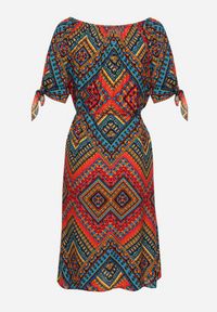 Born2be - Czerwona Bawełniana Sukienka w Etno Wzór z Wiązanym Paskiem w Talii Tosmera. Okazja: na co dzień. Kolor: czerwony. Materiał: bawełna. Styl: etno #4