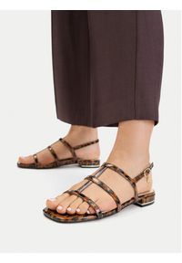 Nine West Sandały CEO-R26SS01558 Brązowy. Kolor: brązowy. Materiał: materiał #5