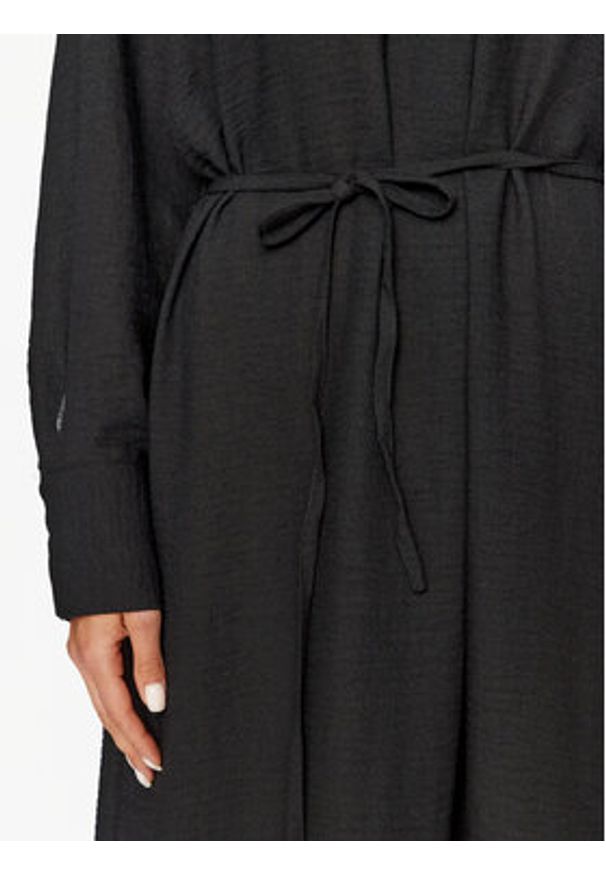 Vero Moda Sukienka codzienna Chris 10292485 Czarny Regular Fit. Okazja: na co dzień. Kolor: czarny. Materiał: syntetyk. Typ sukienki: proste. Styl: casual