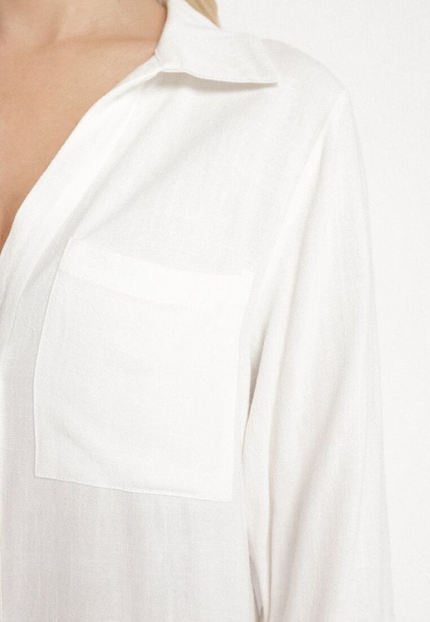 Born2be - Biała Koszulowa Sukienka z Lnem i Wiskozą z Regulowanymi Rękawami Melvezia. Okazja: na co dzień. Kolor: biały. Materiał: wiskoza, len. Typ sukienki: koszulowe. Styl: casual