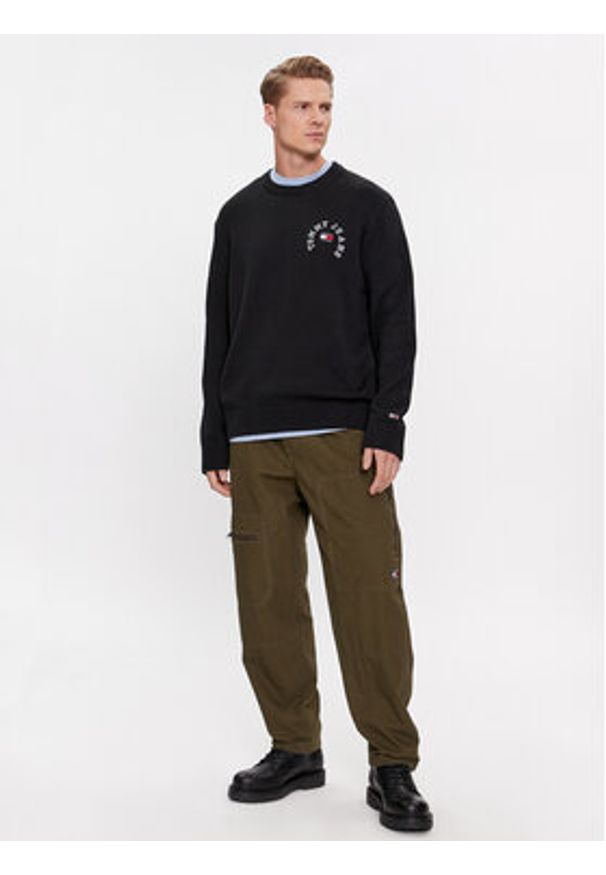 Tommy Jeans Sweter Arched Graphic DM0DM16784 Czarny Relaxed Fit. Kolor: czarny. Materiał: bawełna