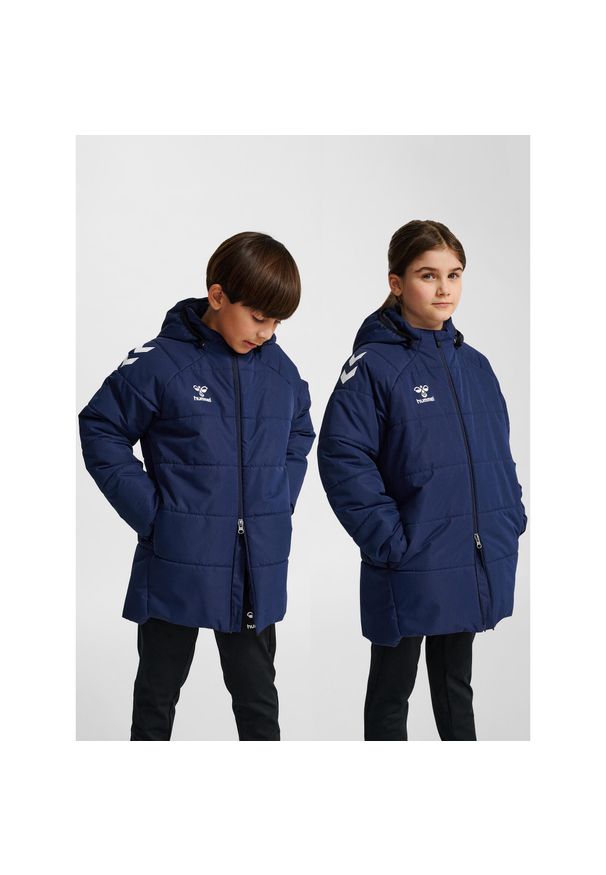 Dziecięca kurtka puchowa Hummel Lead 2.0 Bench. Kolor: niebieski. Materiał: puch. Sport: piłka ręczna