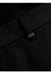 Ombre Clothing - Męskie spodnie chino REGULAR FIT z gumką w pasie – czarne V4. Okazja: na co dzień. Kolor: czarny. Materiał: guma, wiskoza, tkanina, poliester, materiał, bawełna. Styl: casual, elegancki #5
