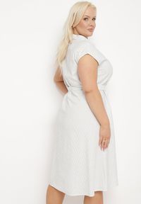 Born2be - Biała Bawełniana Sukienka z Krótkim Rękawem z Materiałowym Paskiem i Kieszeniami Lovara. Typ kołnierza: dekolt w serek. Kolor: biały. Materiał: bawełna, materiał. Długość rękawa: krótki rękaw. Styl: elegancki #4