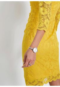 Sukienka koronkowa shape z ozdobnym marszczeniem bonprix żółty kanarkowy. Kolor: żółty. Materiał: koronka #4