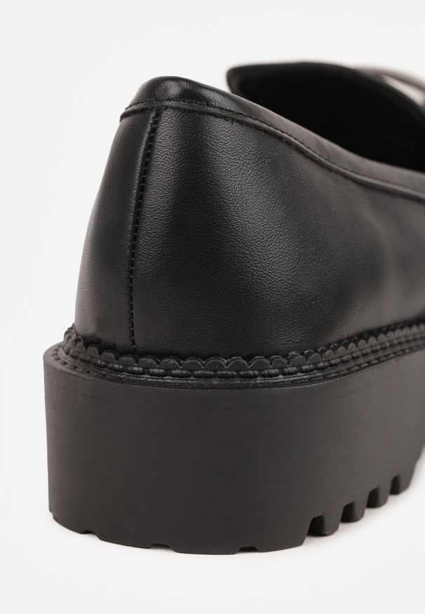 Born2be - Czarne Mokasyny Vices ze Skórzaną Wkładką i Metaliczną Ozdobą Anlee. Okazja: na co dzień. Kolor: czarny. Materiał: skóra. Wzór: aplikacja. Styl: casual