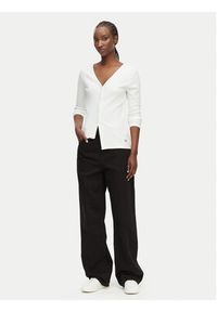 Calvin Klein Jeans Bluzka LV047G207G Biały Regular Fit. Kolor: biały. Materiał: bawełna #5