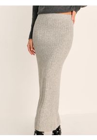 Sinsay - Prążkowana spódnica maxi z domieszką wełny - szary. Kolor: szary. Materiał: prążkowany, wełna #1