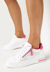 Born2be - Różowe Sznurowane Sneakersy z Ozdobnym Suwakiem i Perforacją Pordi. Kolor: różowy #4
