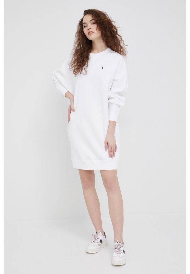 Polo Ralph Lauren sukienka kolor biały mini oversize. Typ kołnierza: polo. Kolor: biały. Materiał: dzianina. Wzór: gładki. Typ sukienki: oversize. Długość: mini
