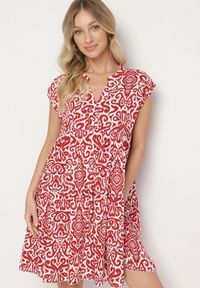 Born2be - Czerwona Bawełniana Sukienka o Rozkloszowanym Kroju Oversize Liravina. Kolor: czerwony. Materiał: bawełna. Sezon: lato. Typ sukienki: oversize. Styl: klasyczny