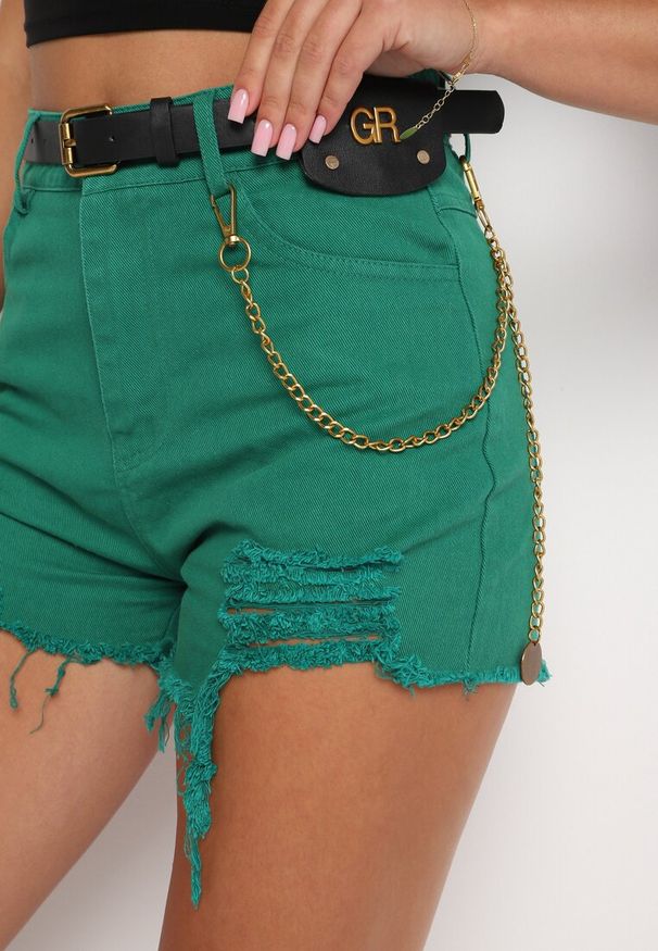 Born2be - Zielone Bawełniane Szorty z Paskiem i Łańcuszkiem w Komplecie Layne. Kolor: zielony. Materiał: bawełna. Styl: elegancki