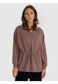 4f - 4F Bluza dresowa nierozpinana z modalem damska - brązowa XS. Okazja: na co dzień. Typ kołnierza: bez kaptura, kołnierzyk stójkowy. Kolor: brązowy. Materiał: dresówka. Długość rękawa: raglanowy rękaw. Styl: casual #1