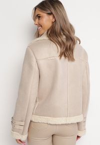 Born2be - Beżowa Kurtka Biker Ozdobiona Wstawkami z Futerka i Paskami Nonnie. Okazja: na co dzień. Kolor: beżowy. Materiał: futro. Długość rękawa: długi rękaw. Długość: długie. Wzór: aplikacja. Styl: klasyczny, casual, elegancki #5
