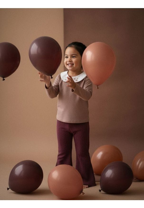 Sinsay - Koszulka z haftowanym kołnierzykiem - brązowy. Kolor: brązowy. Wzór: haft