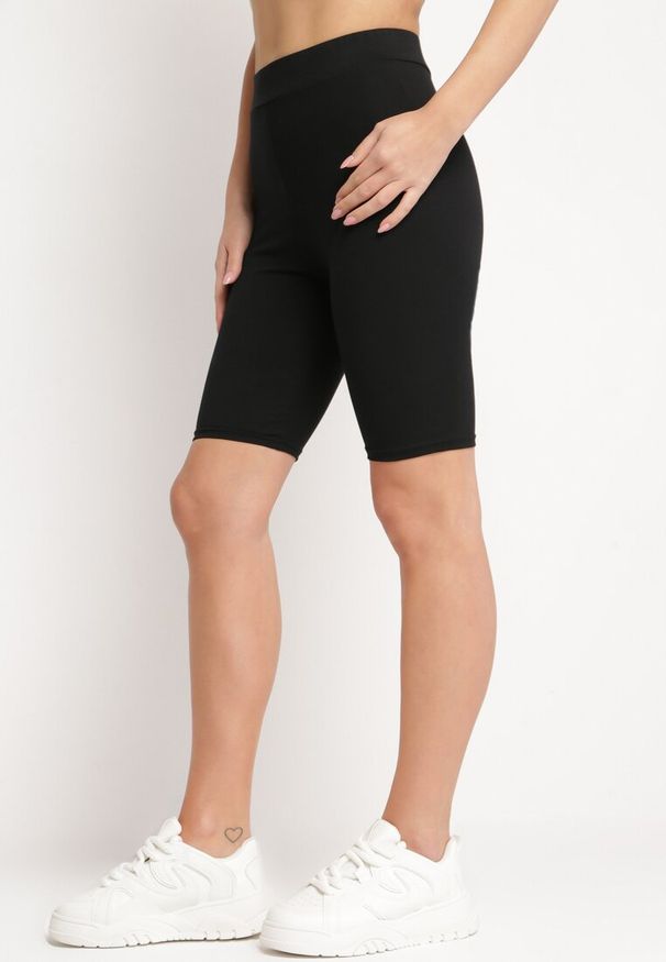 Born2be - Czarne Bawełniane Szorty Kolarki przed Kolano z Elastyczną Gumką w Pasie Harmmonia. Okazja: na co dzień. Kolor: czarny. Materiał: bawełna. Styl: elegancki, casual